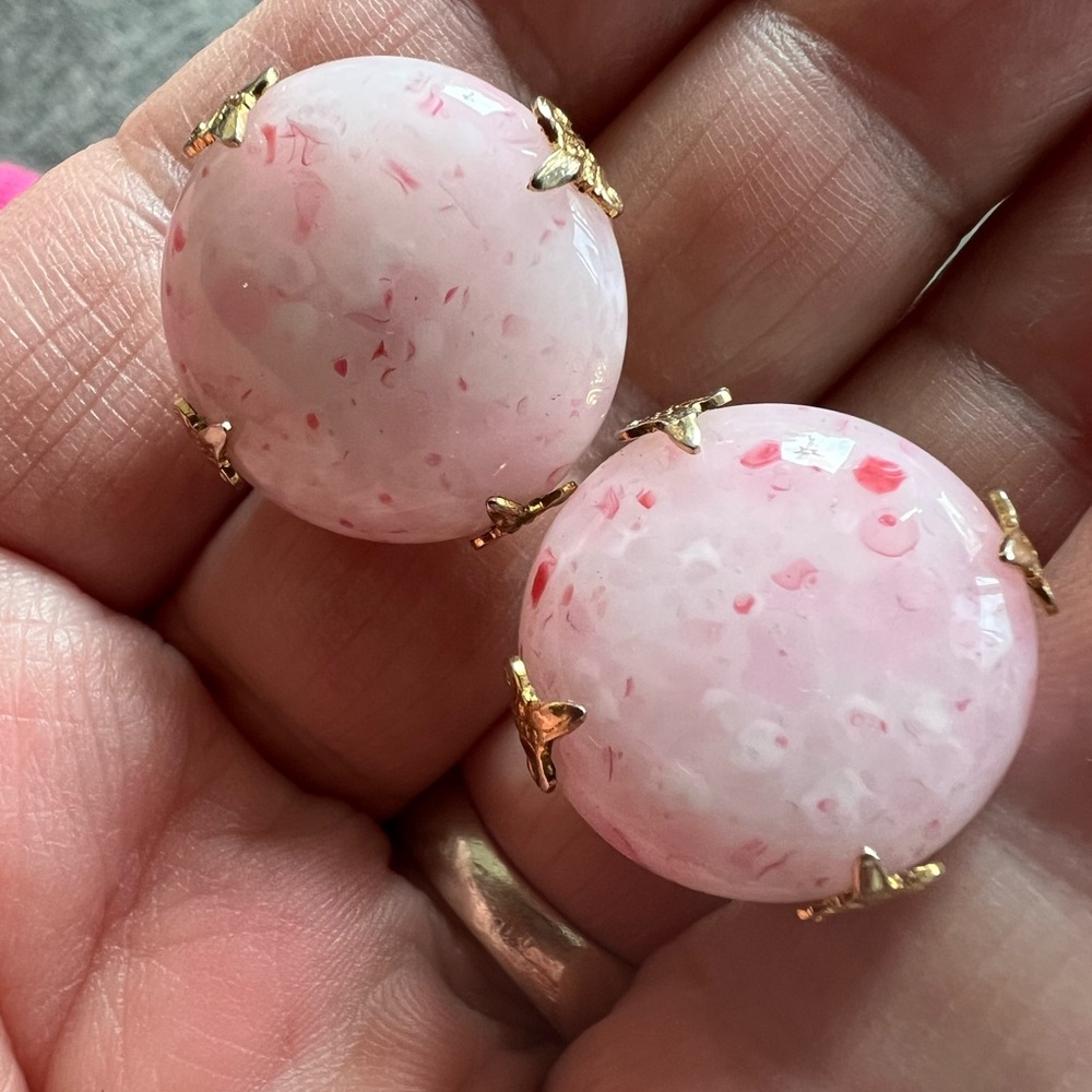 Vintage Vogue blush pink glass dark pink flecks clip gold tone prong earrings